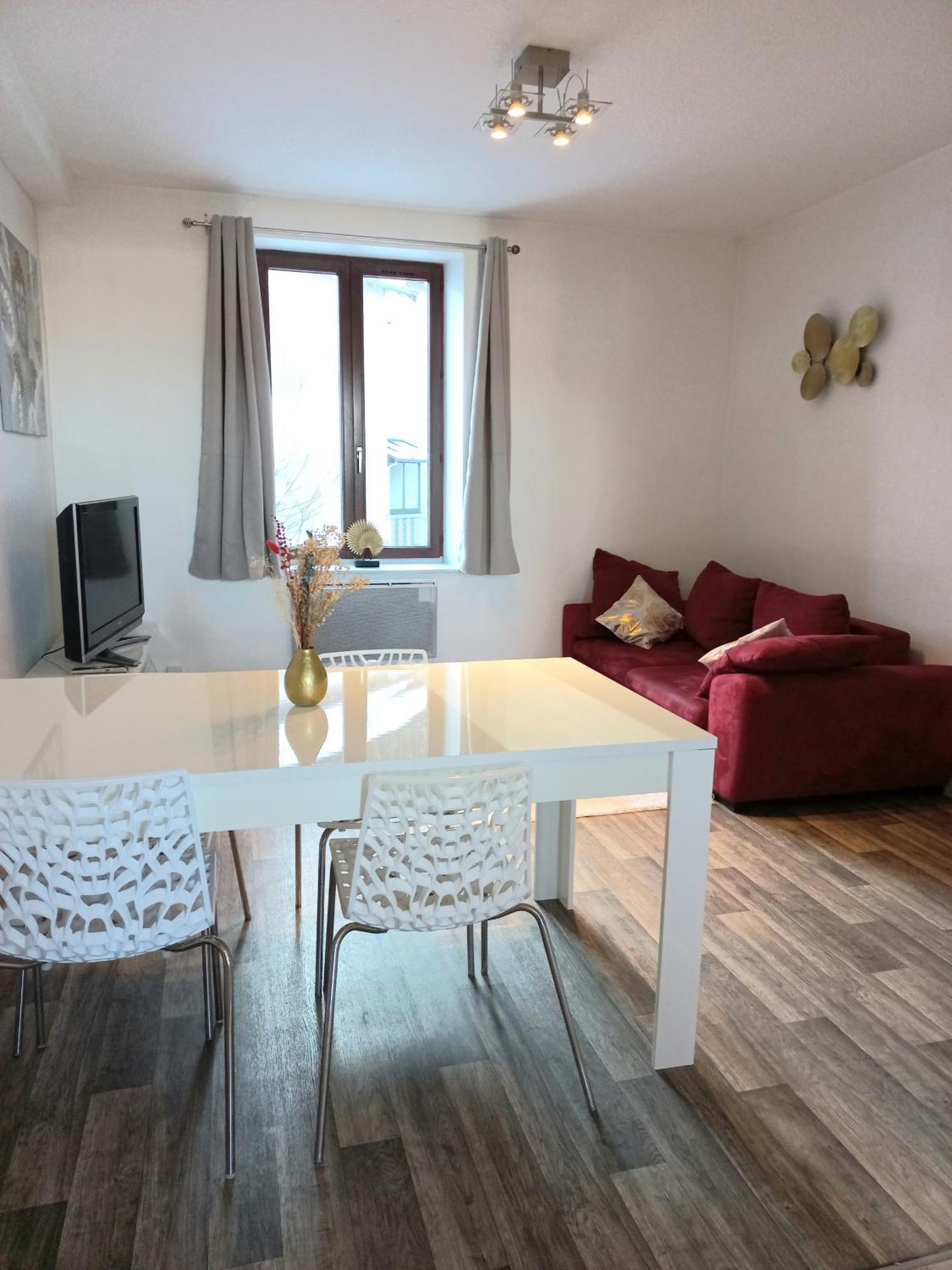 Appartement Les Iris, Au Calme, Proche Du Centre Remiremont Extérieur photo